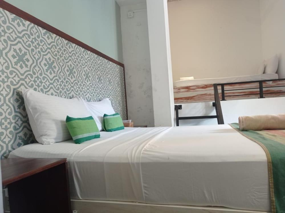 Hotel Toddy Unawatuna Exterior foto